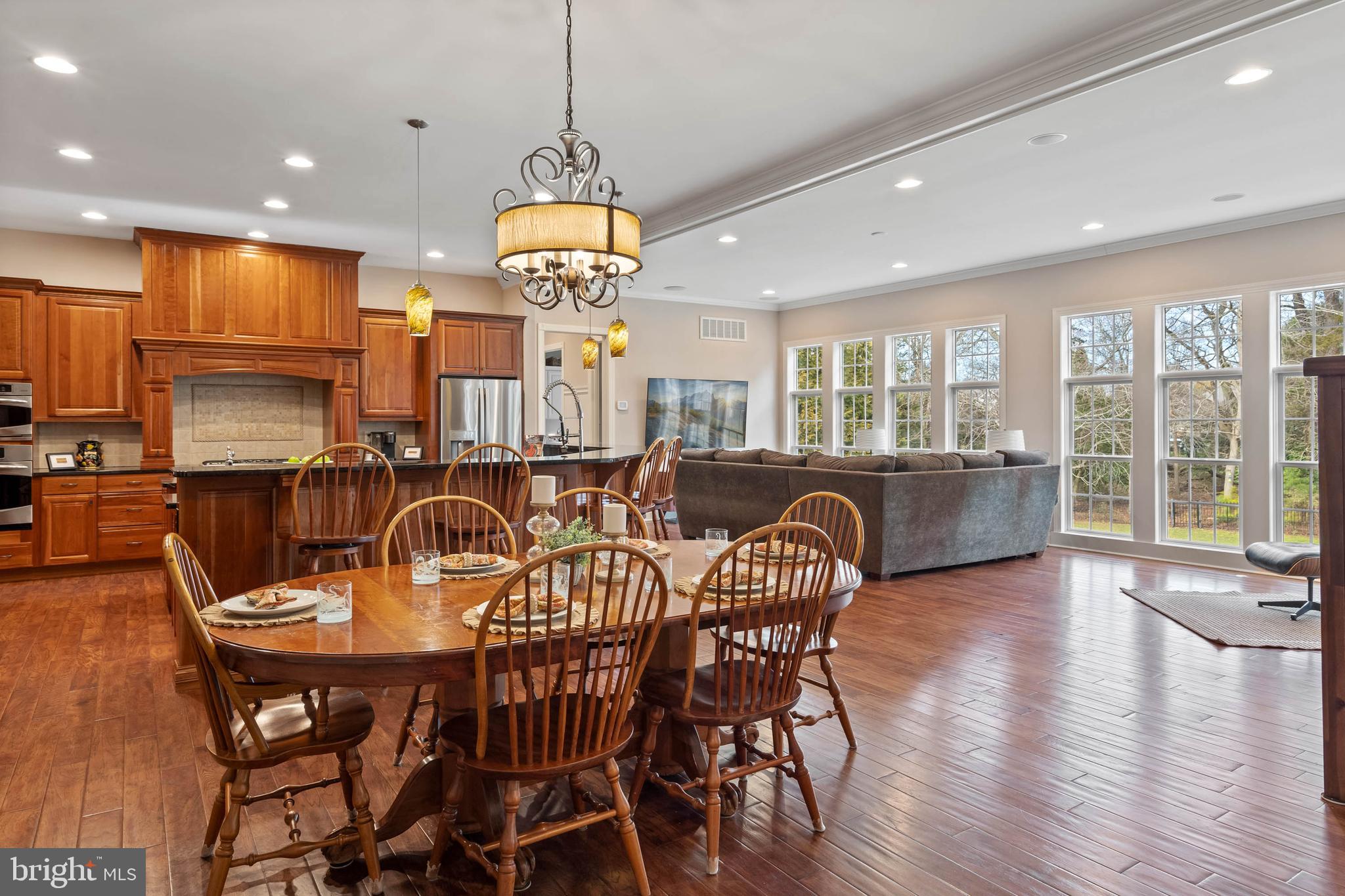 WOLFE POINTE - Residential