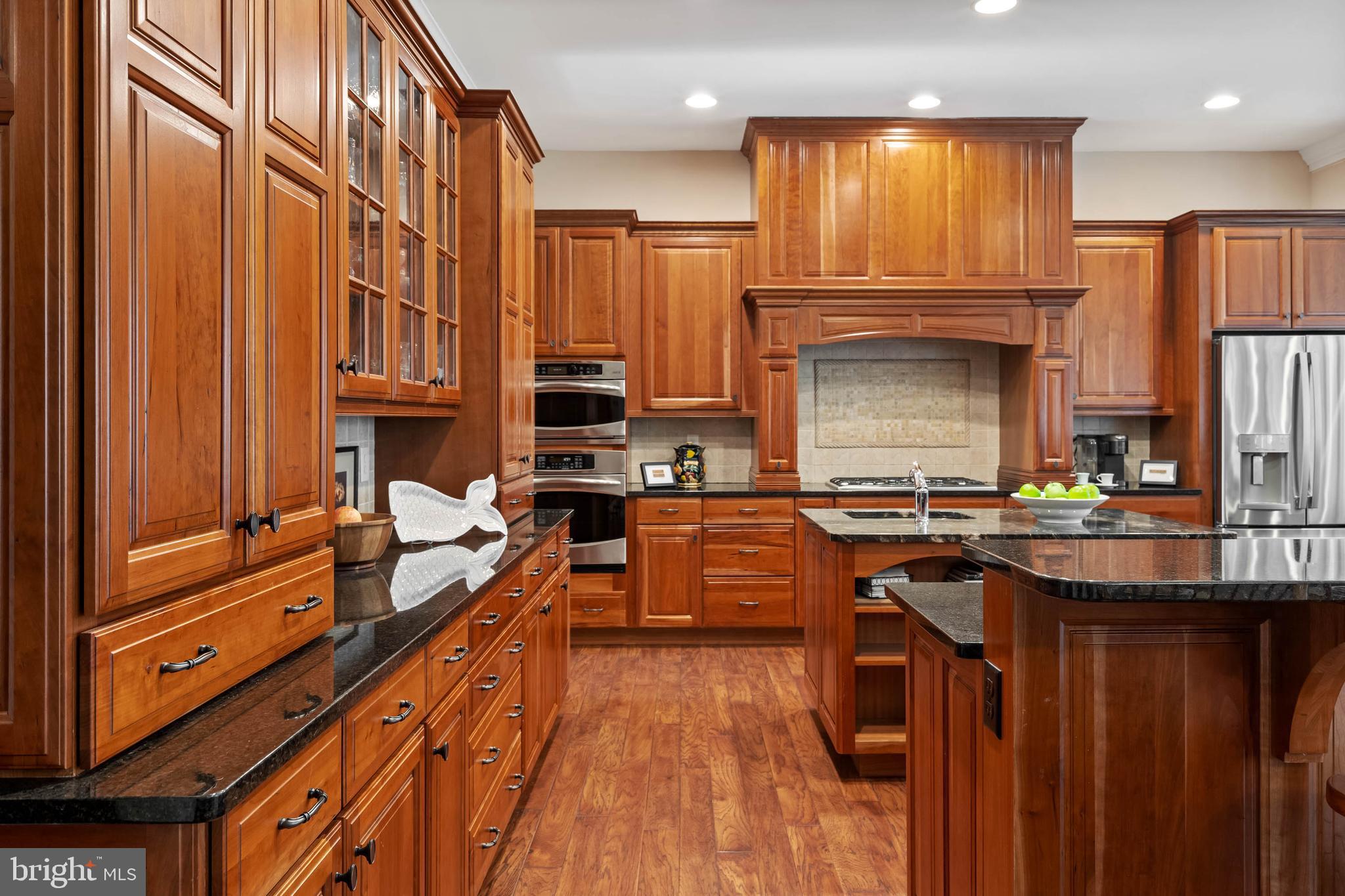WOLFE POINTE - Residential