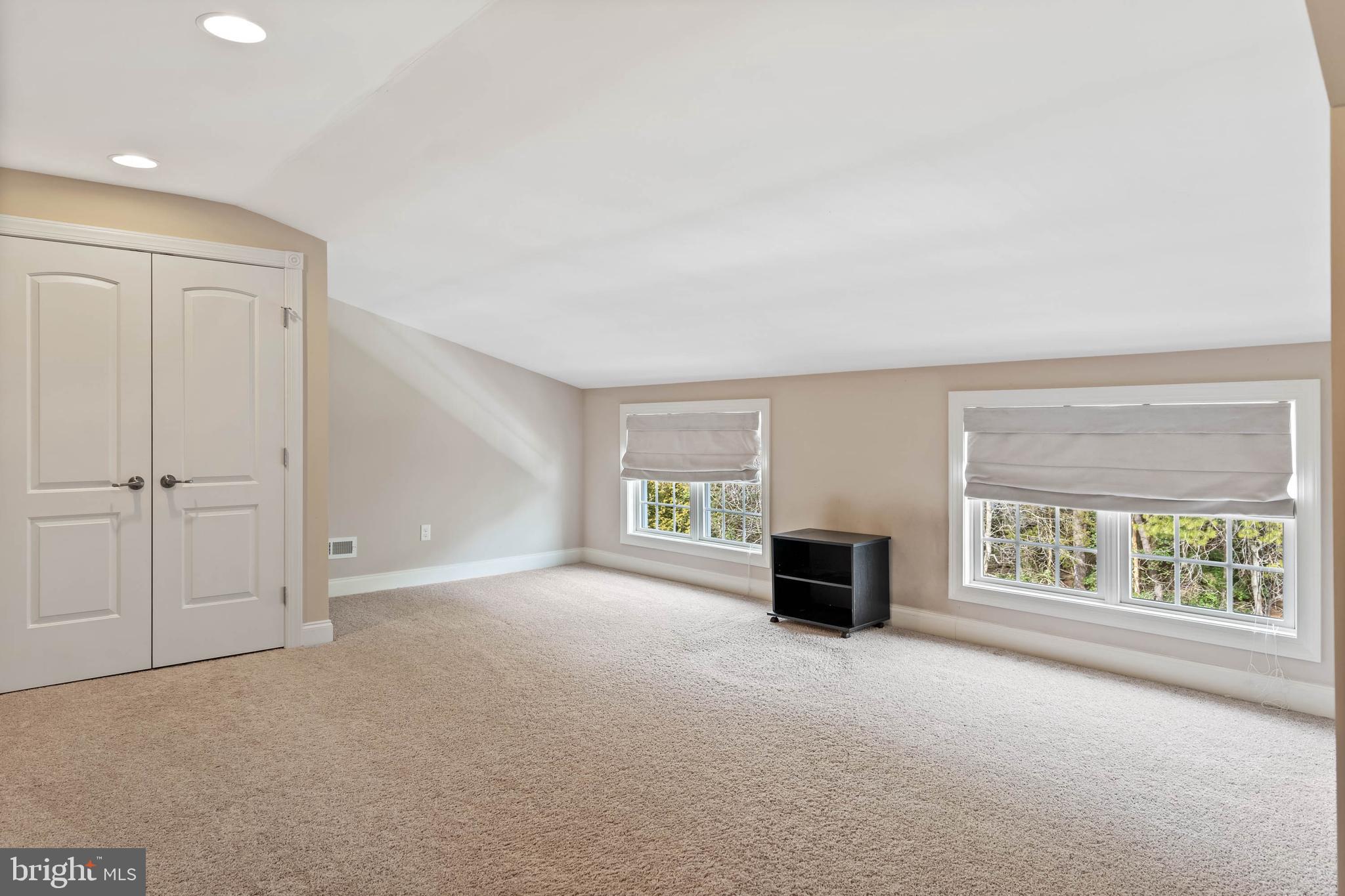 WOLFE POINTE - Residential