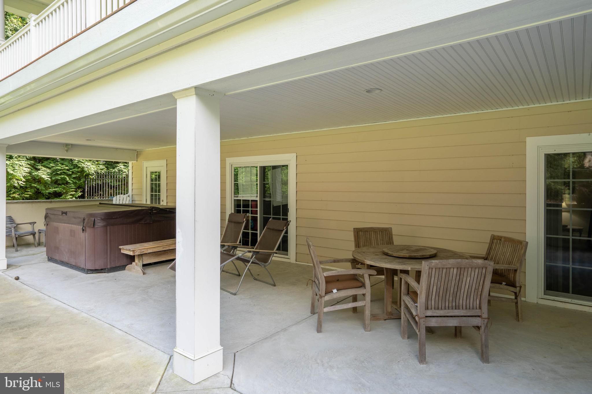 WOLFE POINTE - Residential
