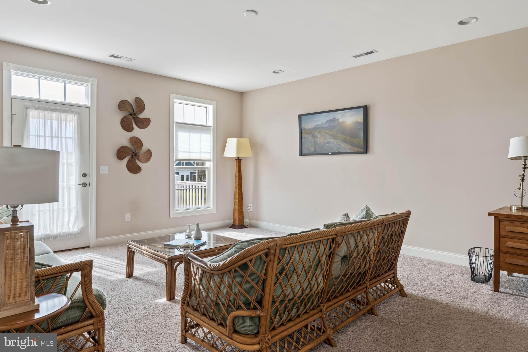 WOLFE POINTE - Residential