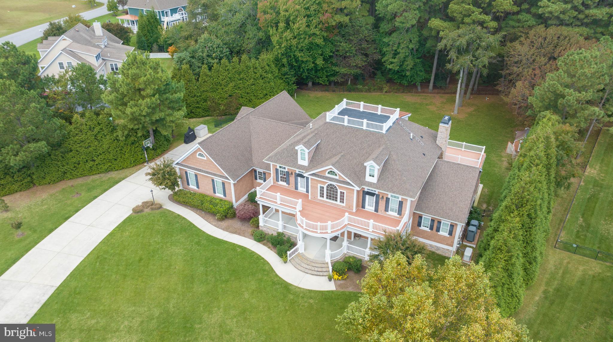 WOLFE POINTE - Residential