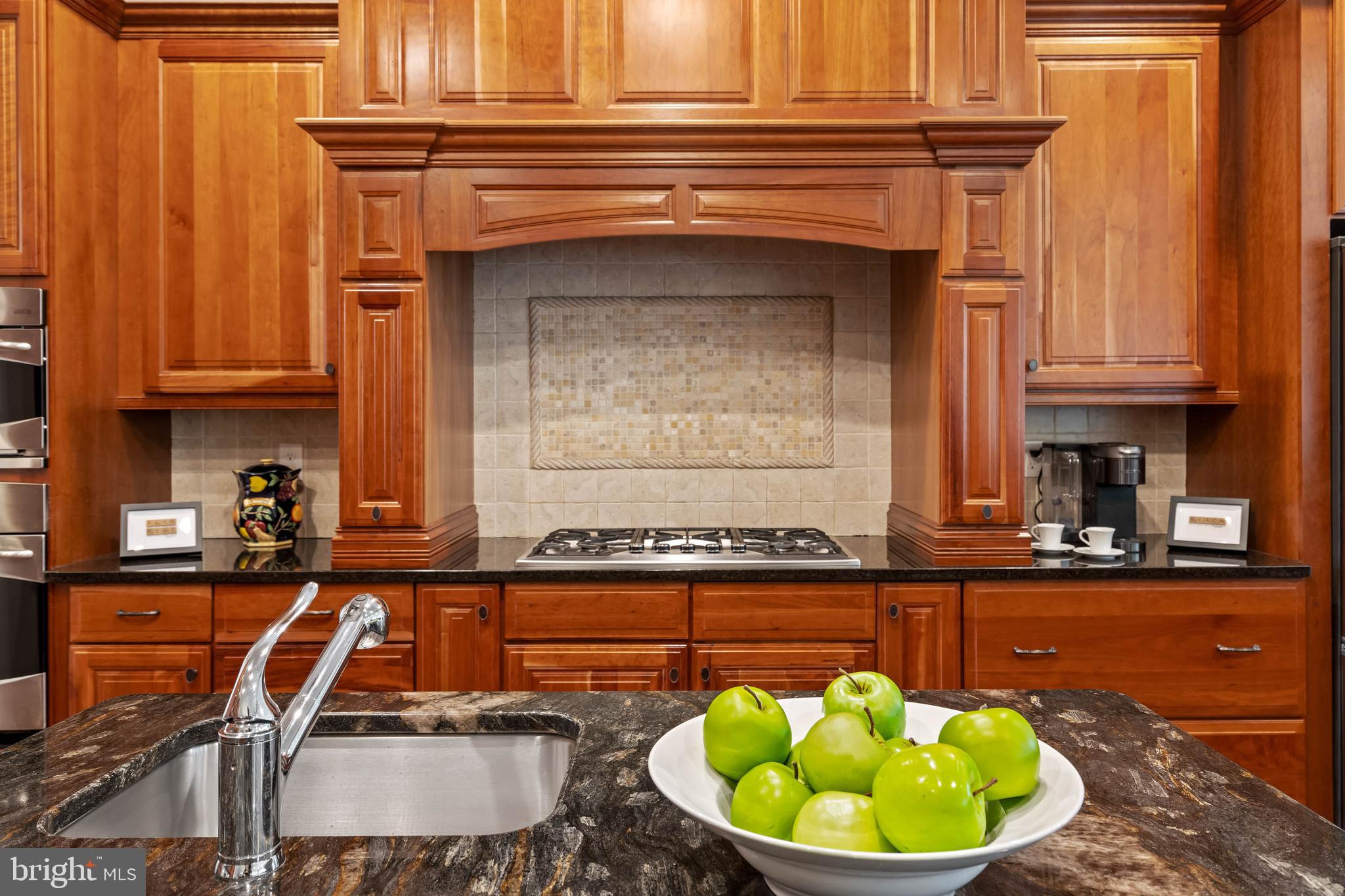 WOLFE POINTE - Residential