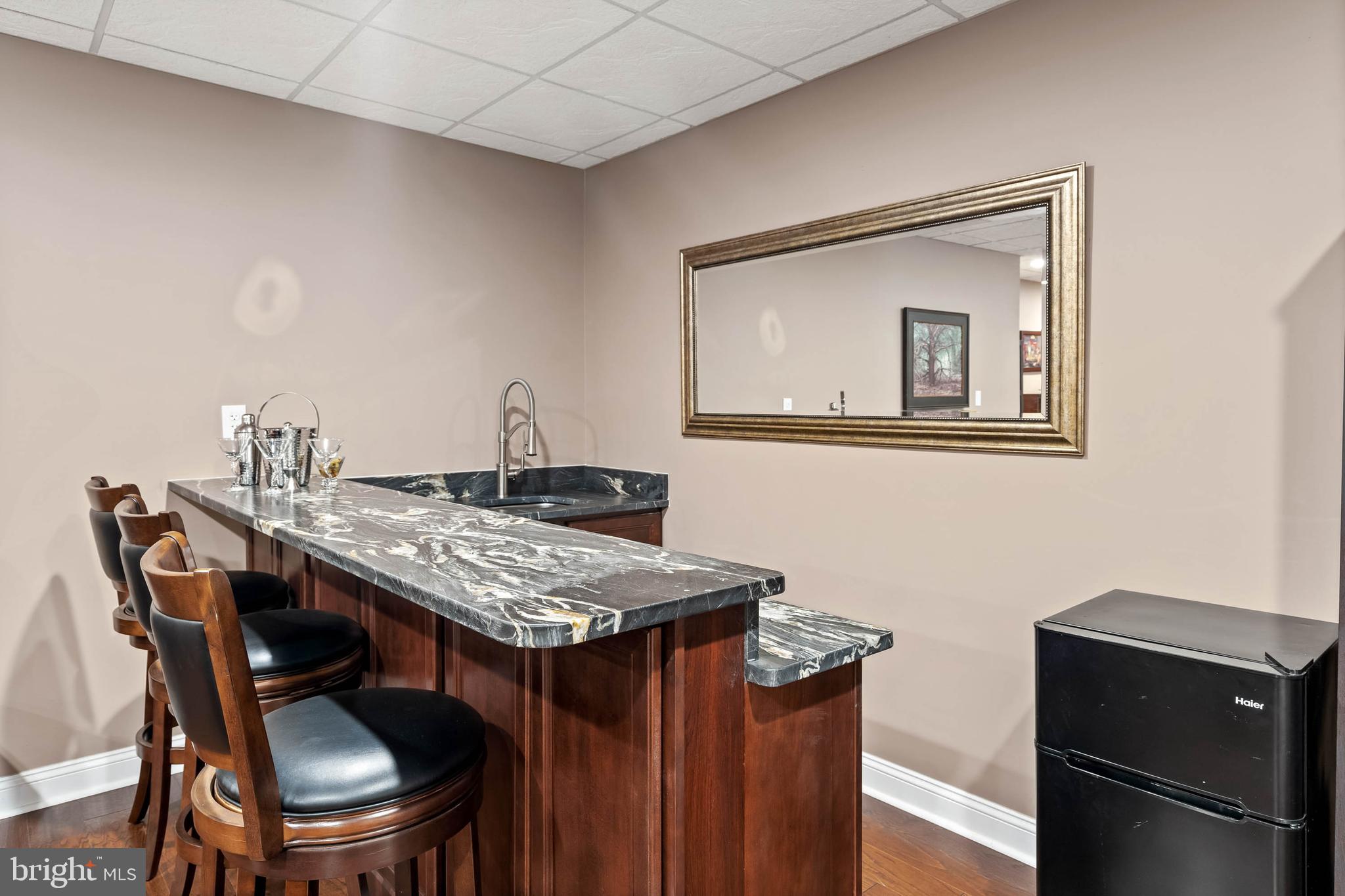 WOLFE POINTE - Residential