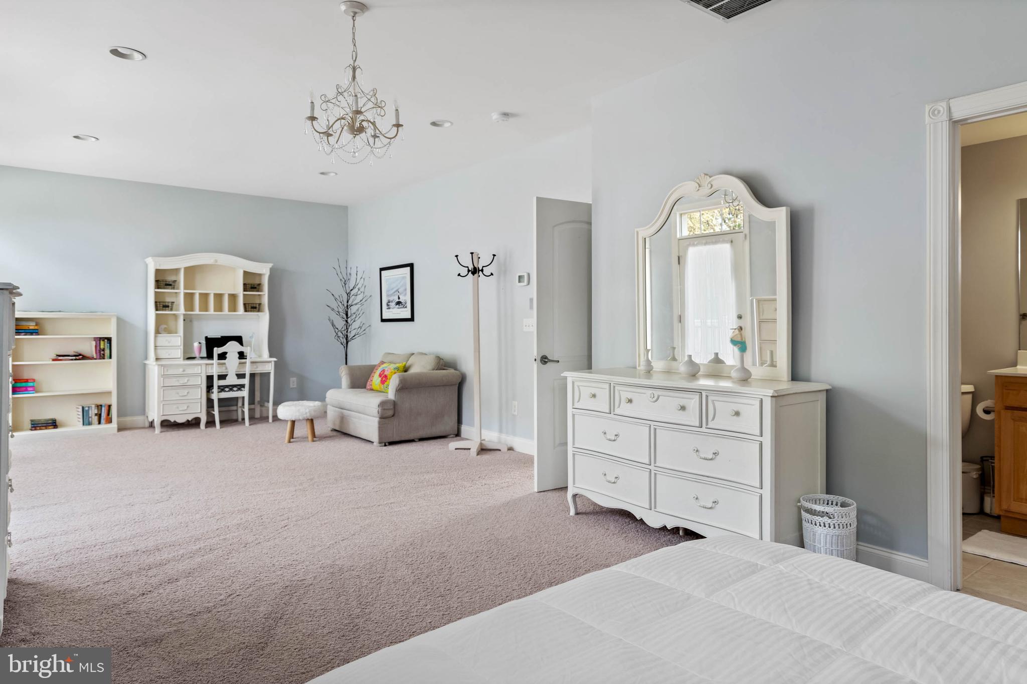 WOLFE POINTE - Residential