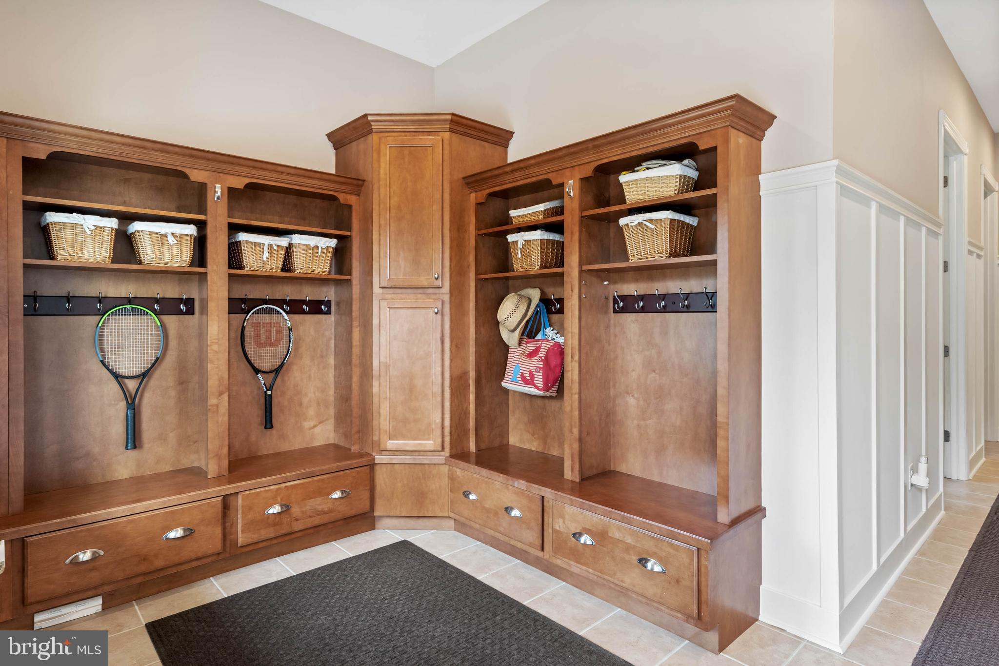 WOLFE POINTE - Residential