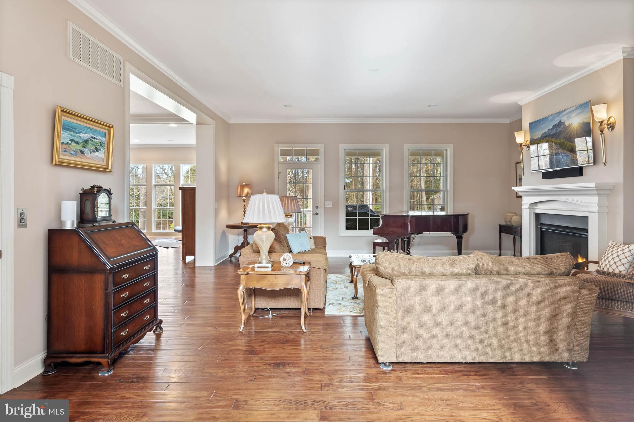 WOLFE POINTE - Residential