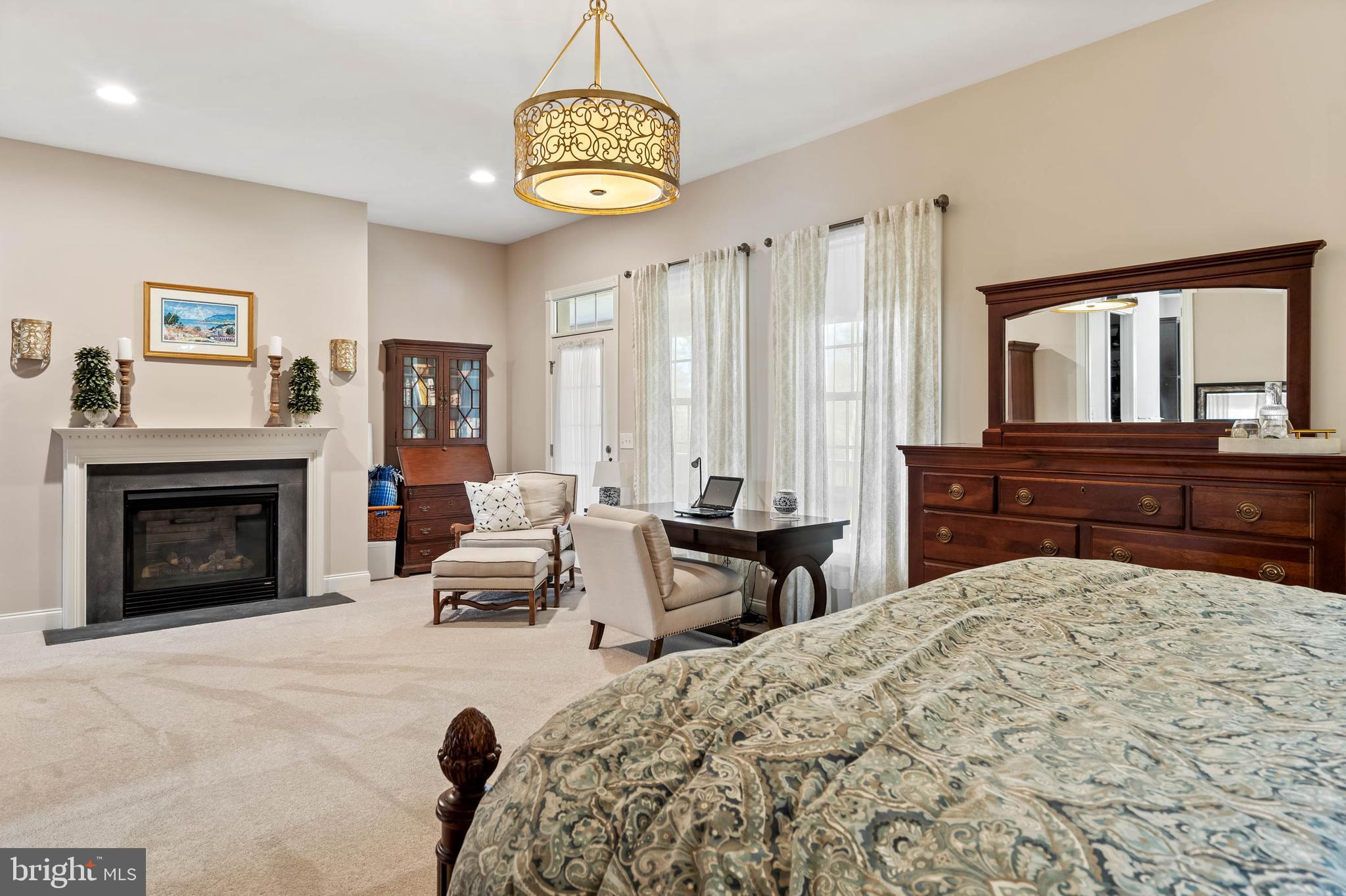 WOLFE POINTE - Residential