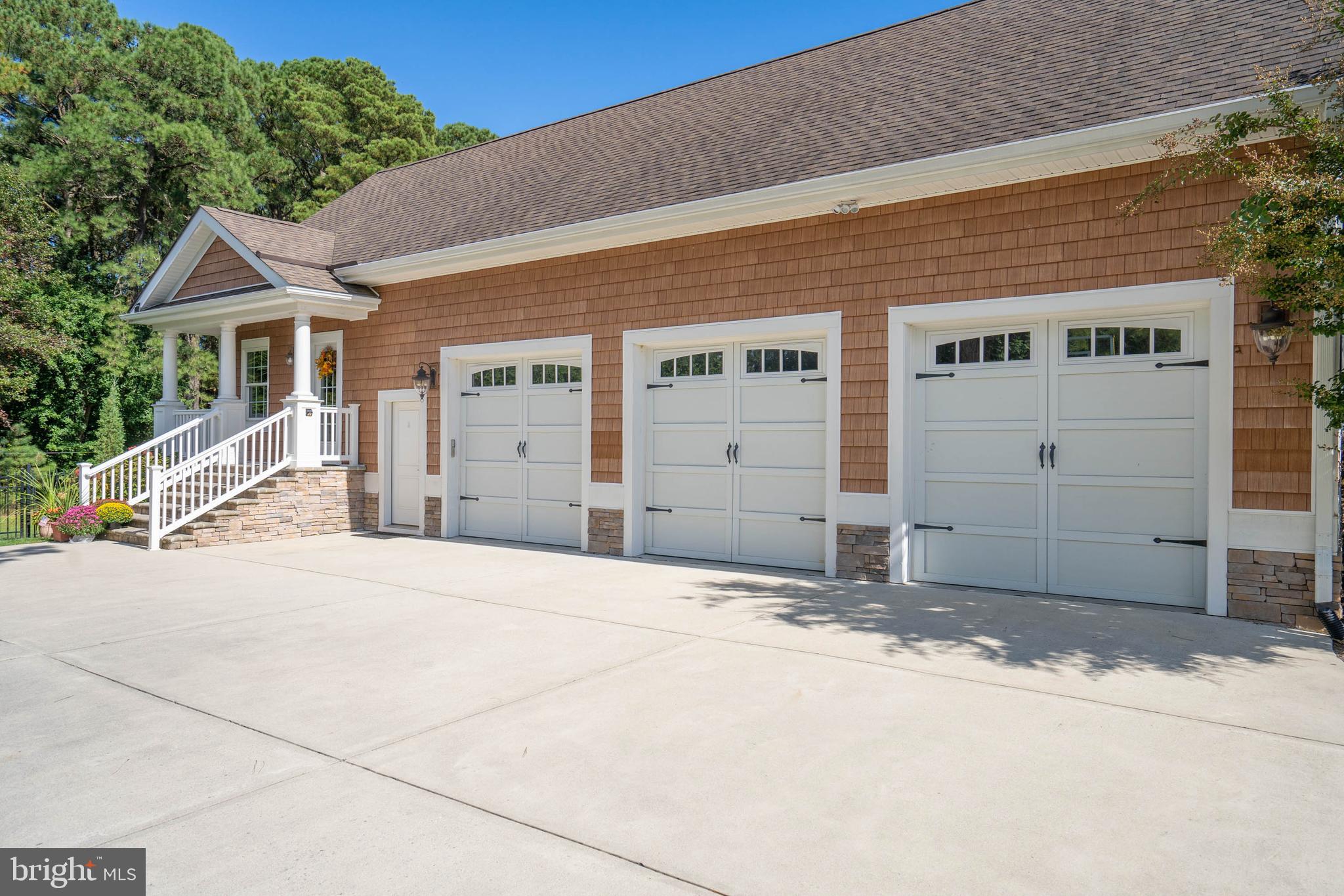 WOLFE POINTE - Residential