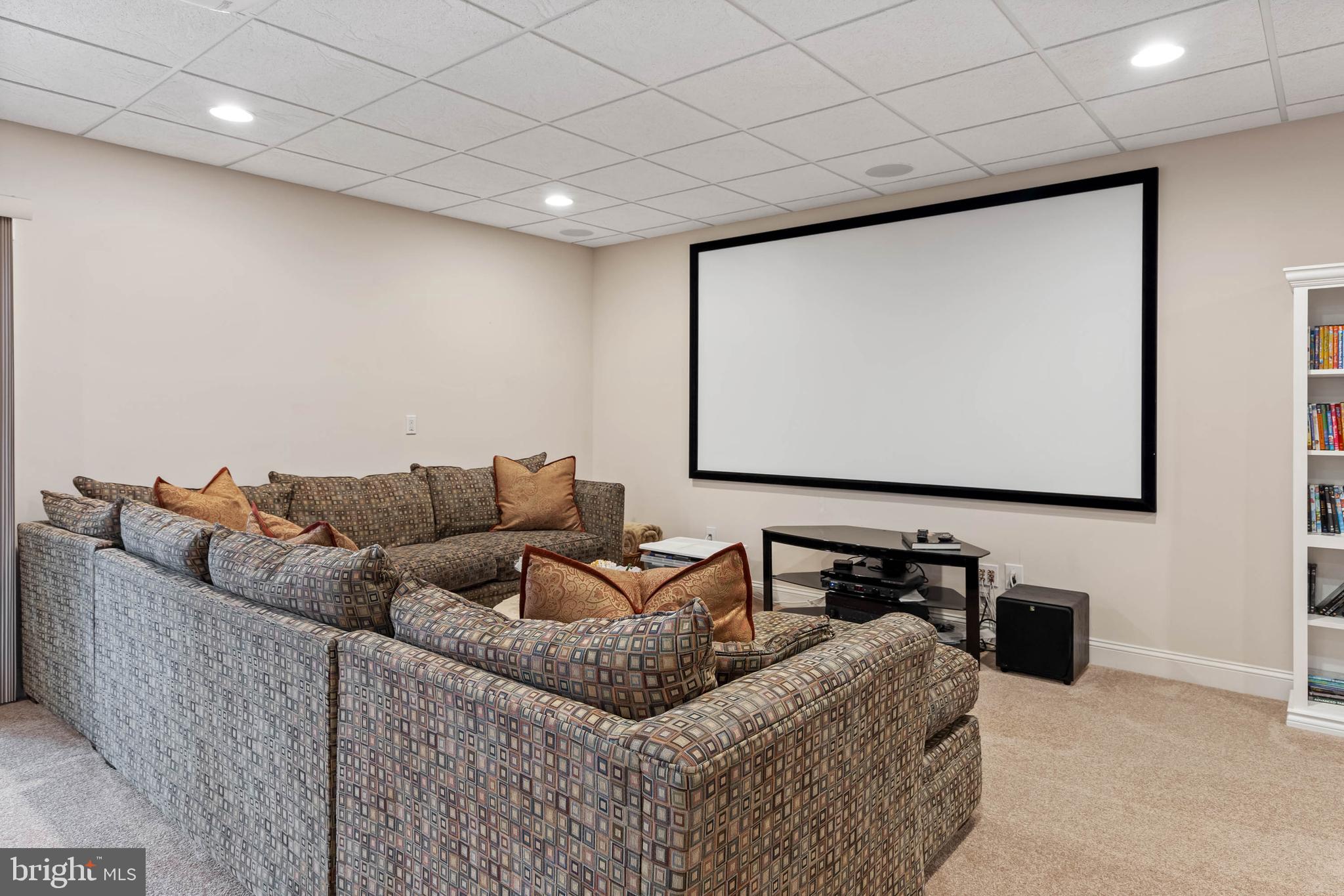 WOLFE POINTE - Residential
