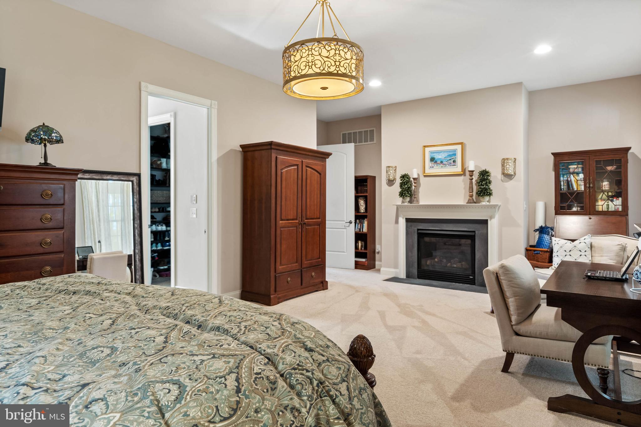 WOLFE POINTE - Residential