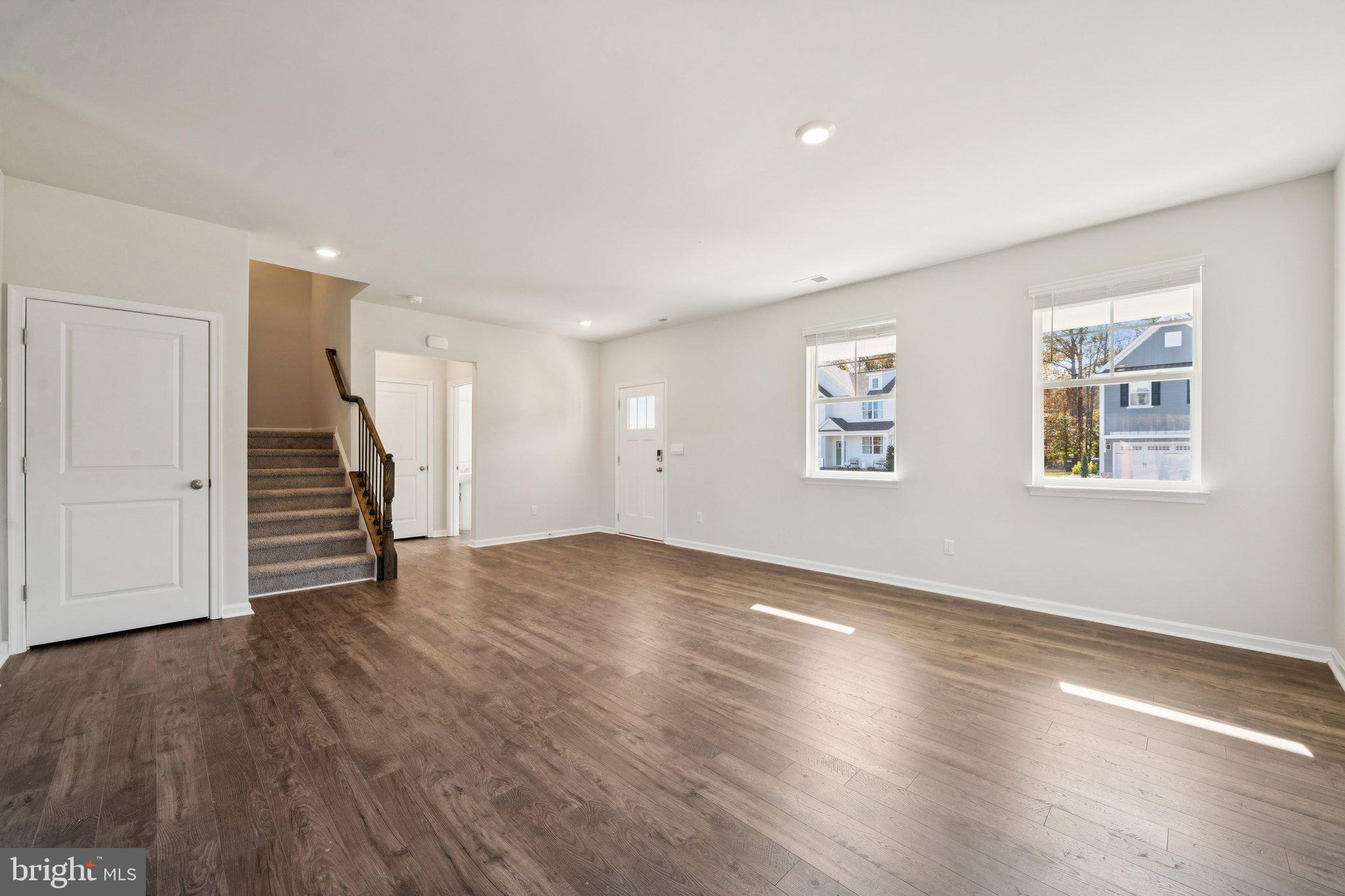 LADYSMITH VILLAGE - Residential