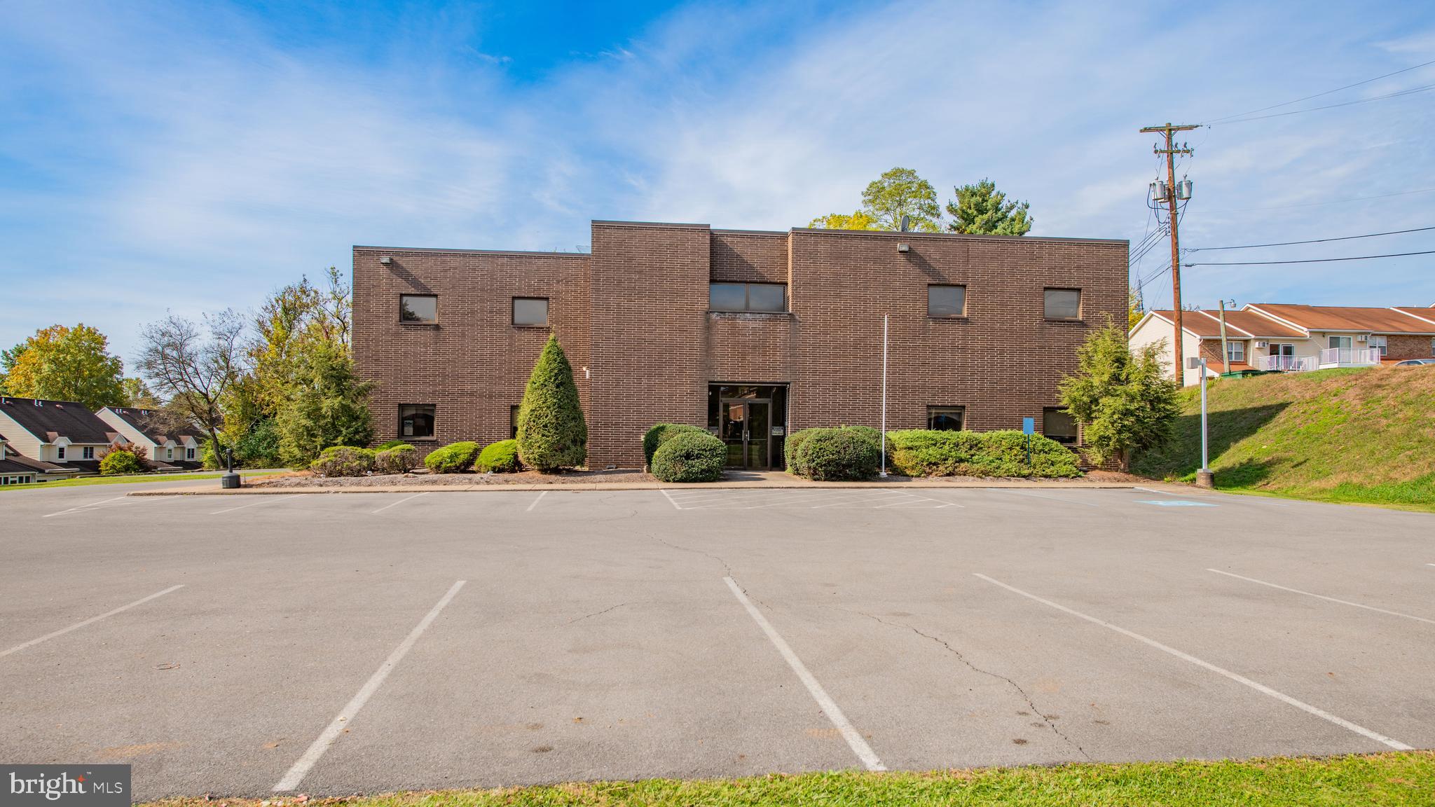 Investment opportunity. Fully occupied. Credit Tenant.