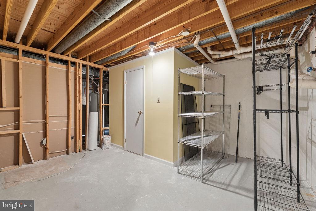 WELLINGTON/CLOVERHILL - Residential