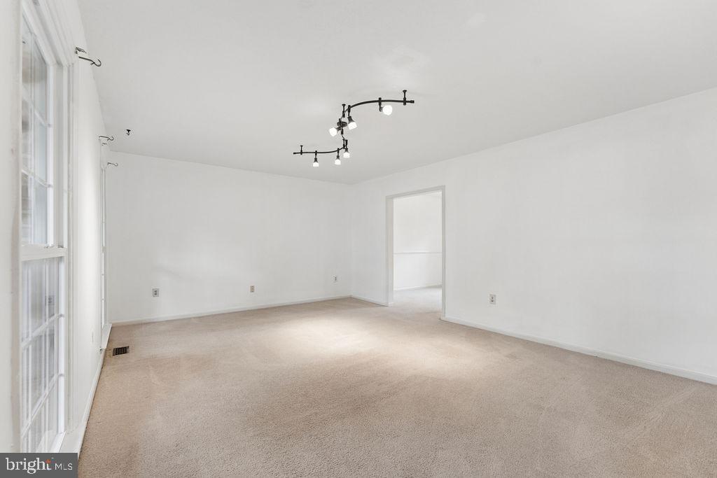 WELLINGTON/CLOVERHILL - Residential