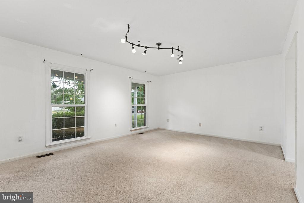 WELLINGTON/CLOVERHILL - Residential