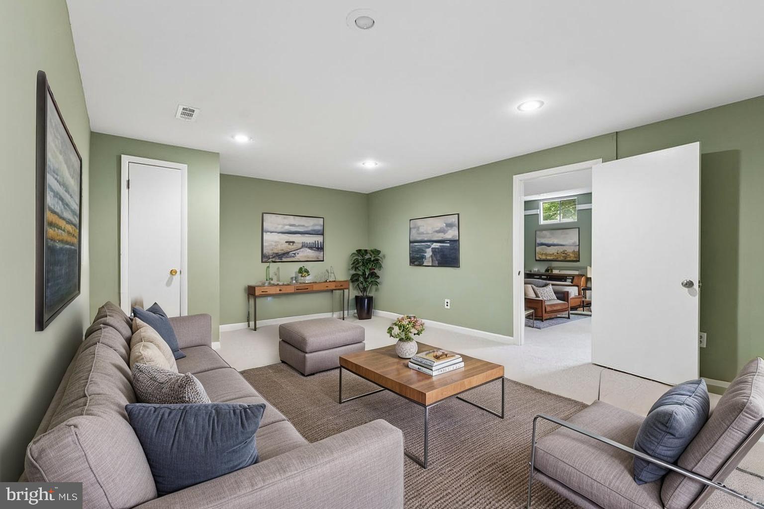 WELLINGTON/CLOVERHILL - Residential