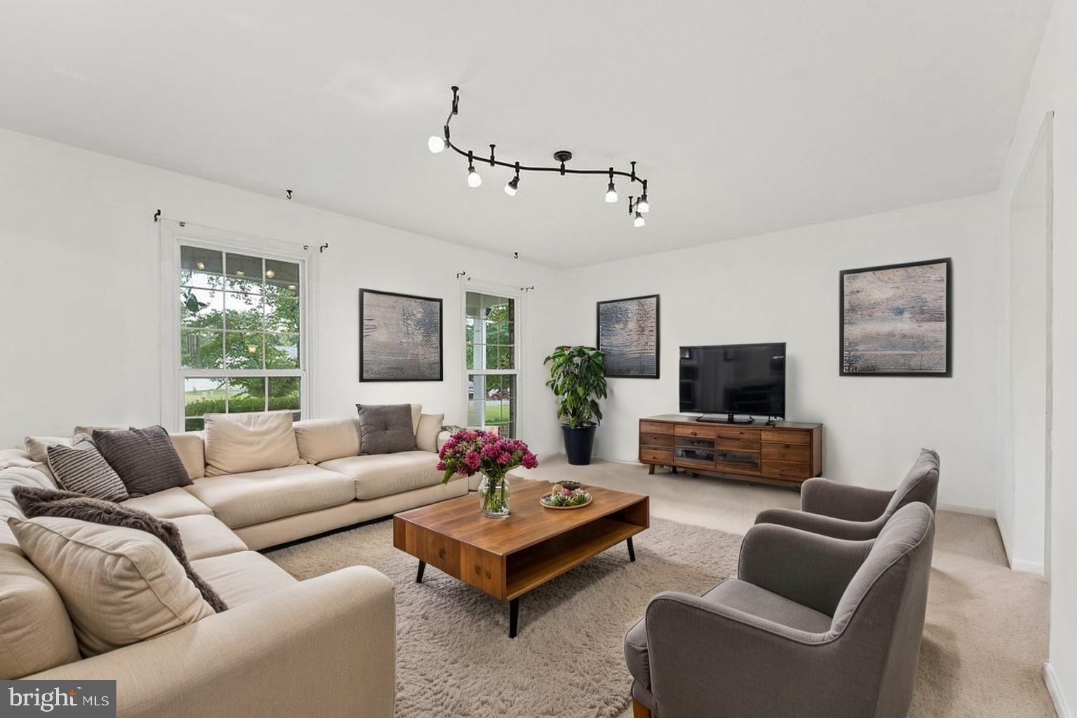 WELLINGTON/CLOVERHILL - Residential