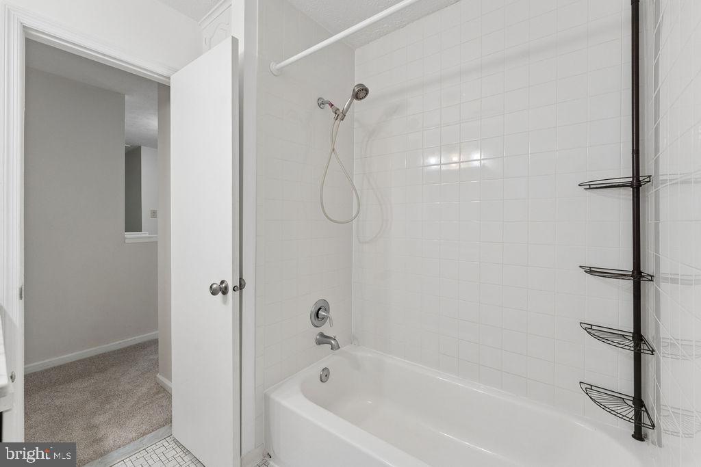 WELLINGTON/CLOVERHILL - Residential
