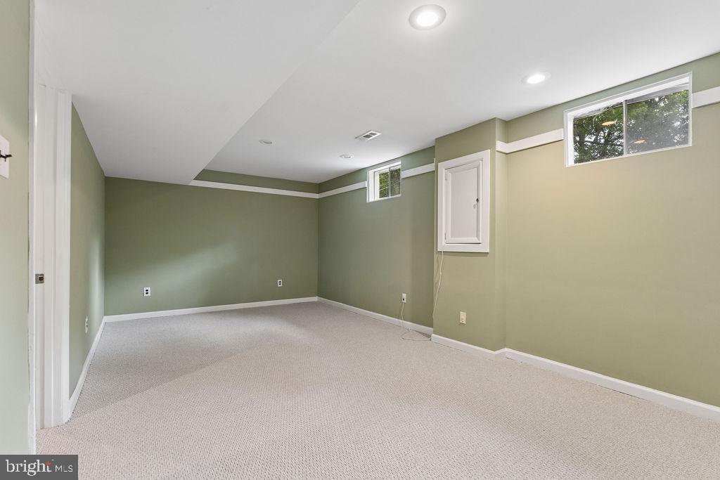 WELLINGTON/CLOVERHILL - Residential