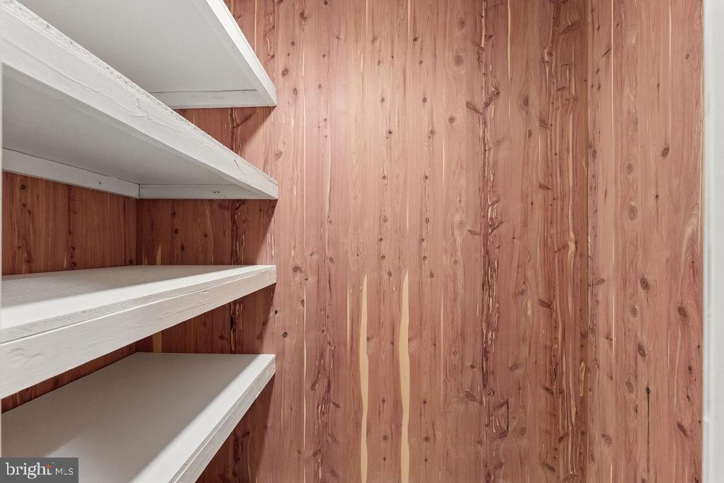 WELLINGTON/CLOVERHILL - Residential