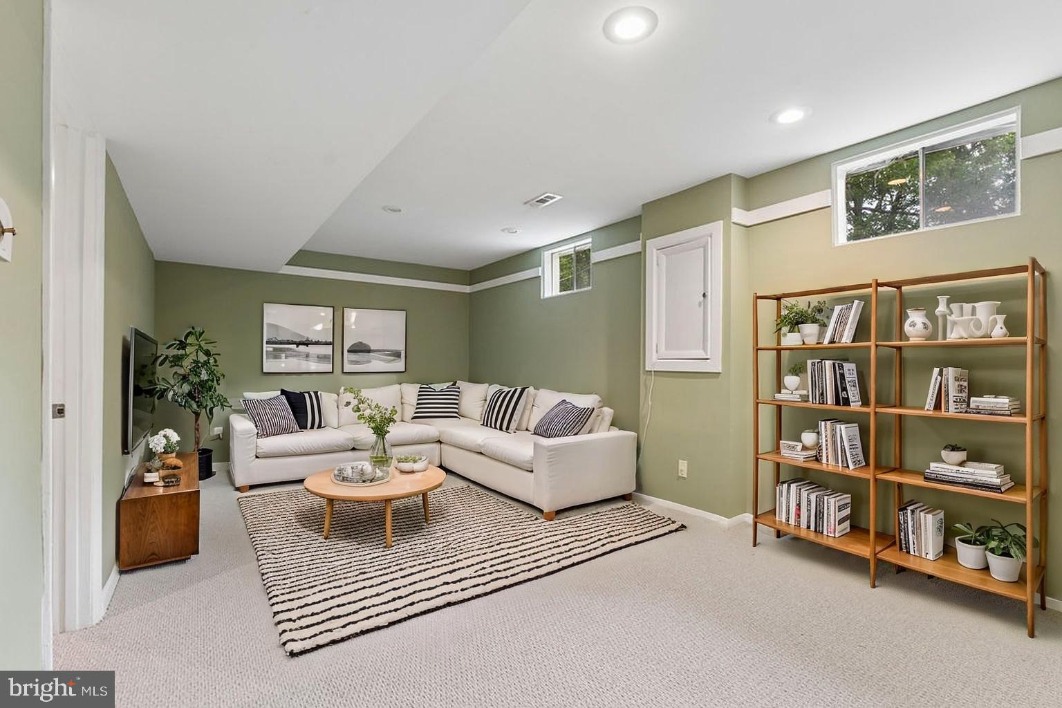 WELLINGTON/CLOVERHILL - Residential