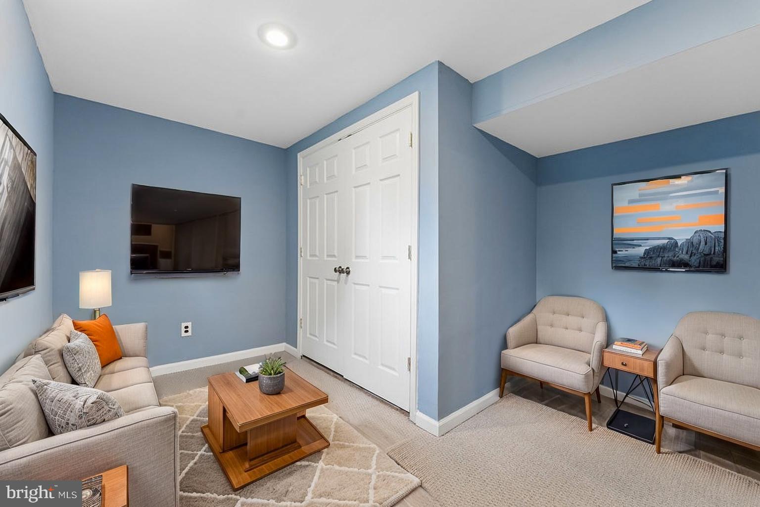 WELLINGTON/CLOVERHILL - Residential
