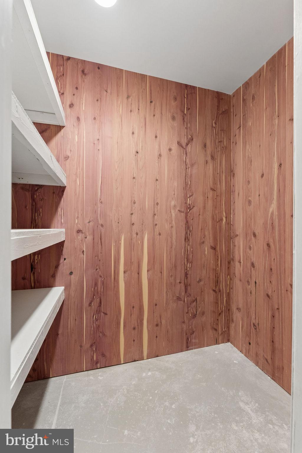 WELLINGTON/CLOVERHILL - Residential