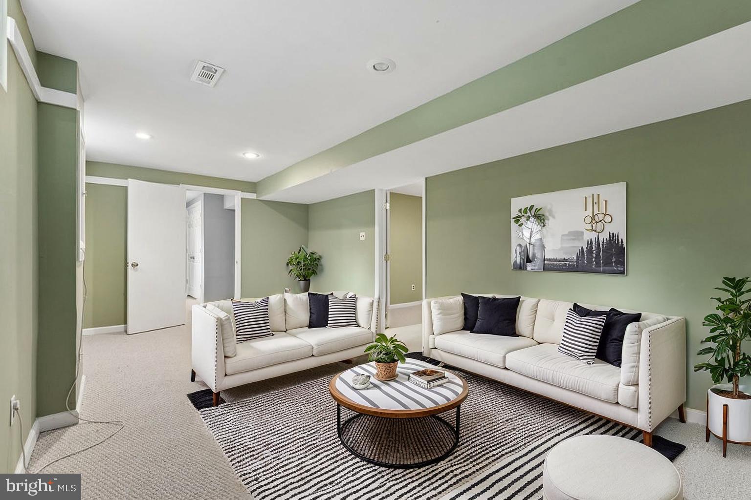 WELLINGTON/CLOVERHILL - Residential