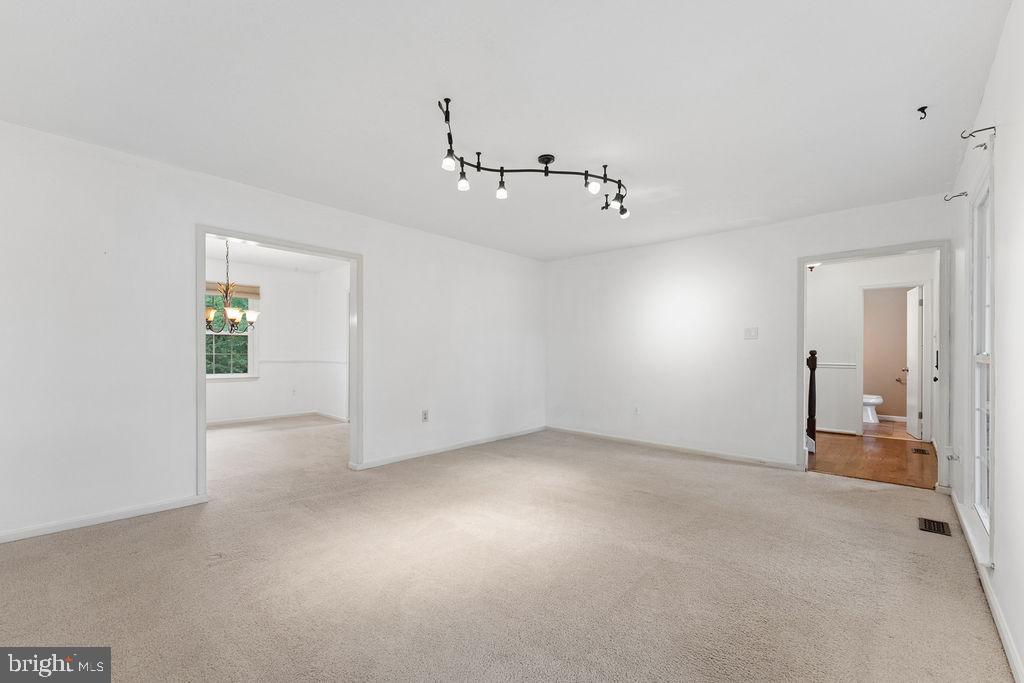 WELLINGTON/CLOVERHILL - Residential