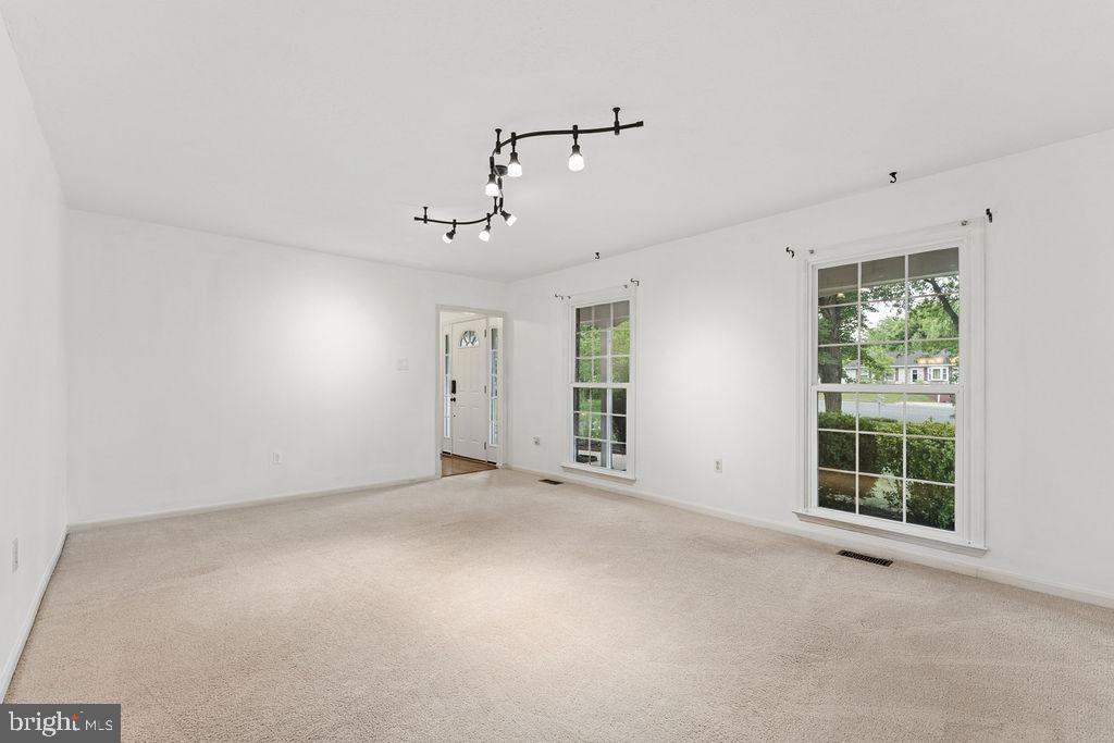 WELLINGTON/CLOVERHILL - Residential