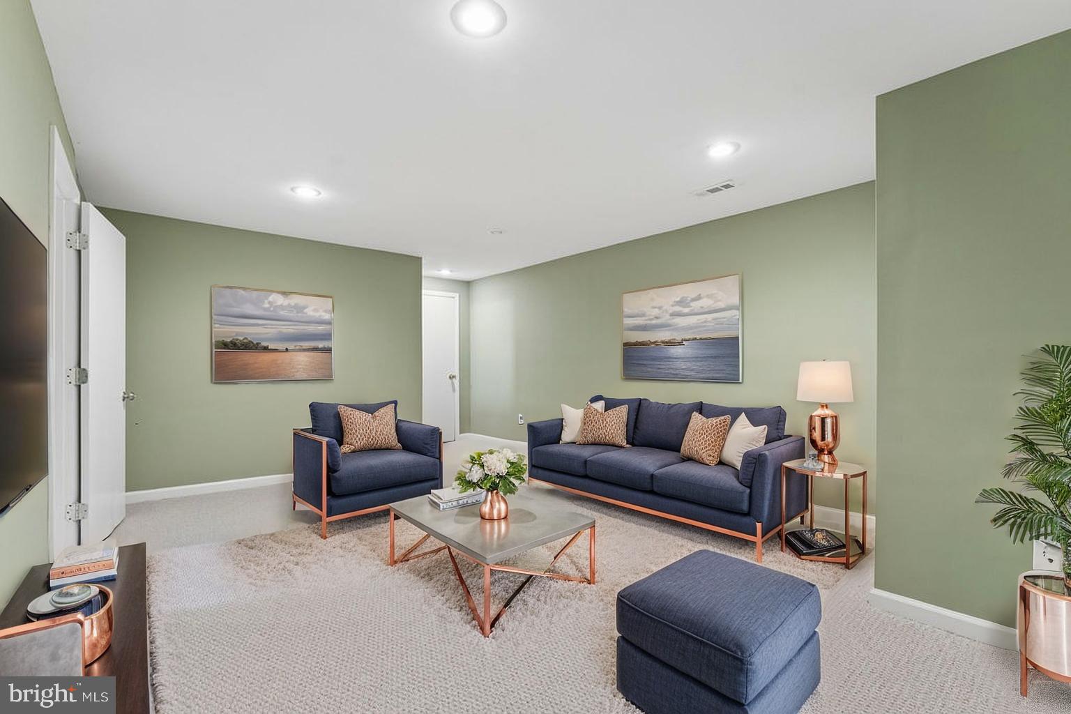 WELLINGTON/CLOVERHILL - Residential