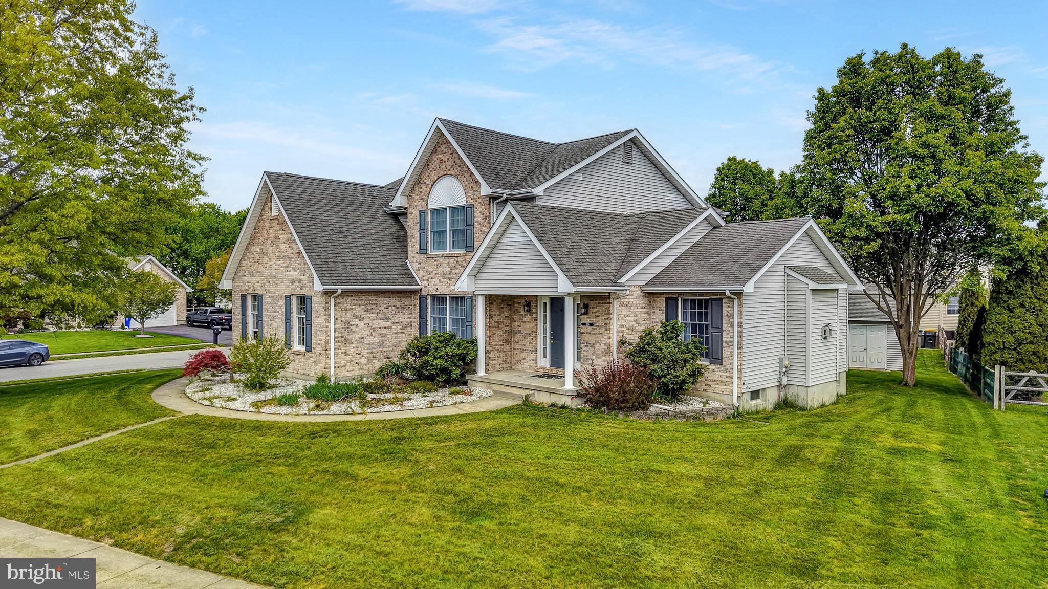 MANSION FARMS - Residential