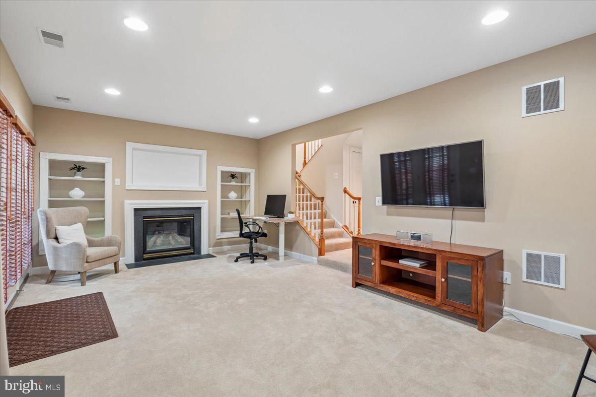 STONE CREEK CROSSING - Residential Lease
