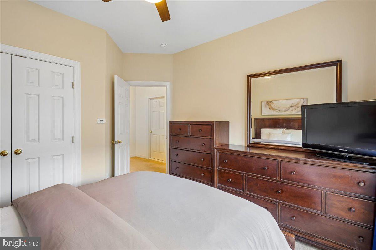 STONE CREEK CROSSING - Residential Lease
