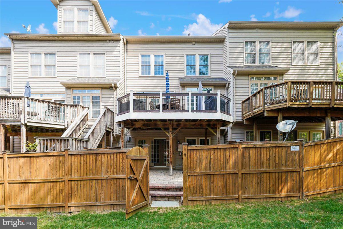 STONE CREEK CROSSING - Residential Lease
