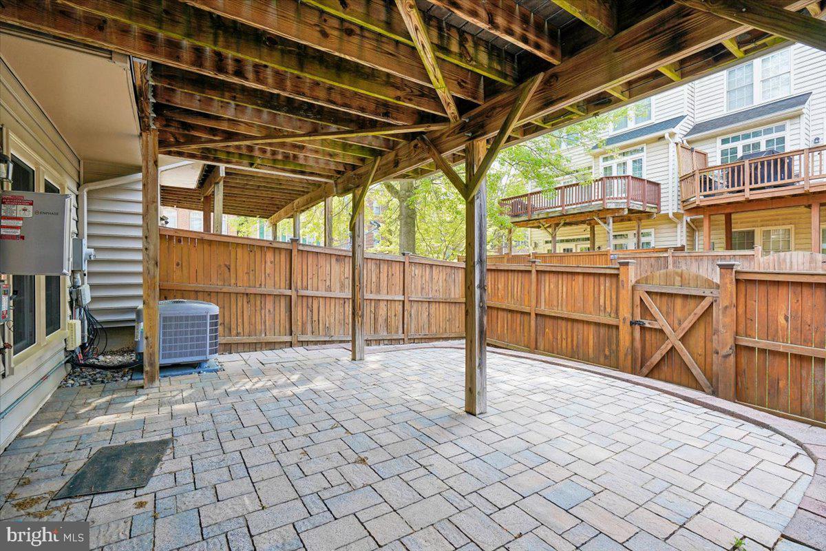 STONE CREEK CROSSING - Residential Lease