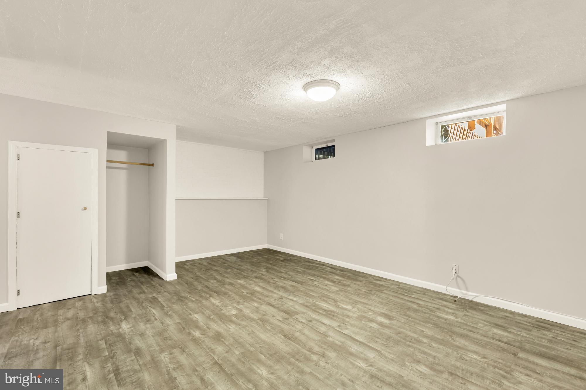 SILVER SPRING CNTRY CLUB - Residential