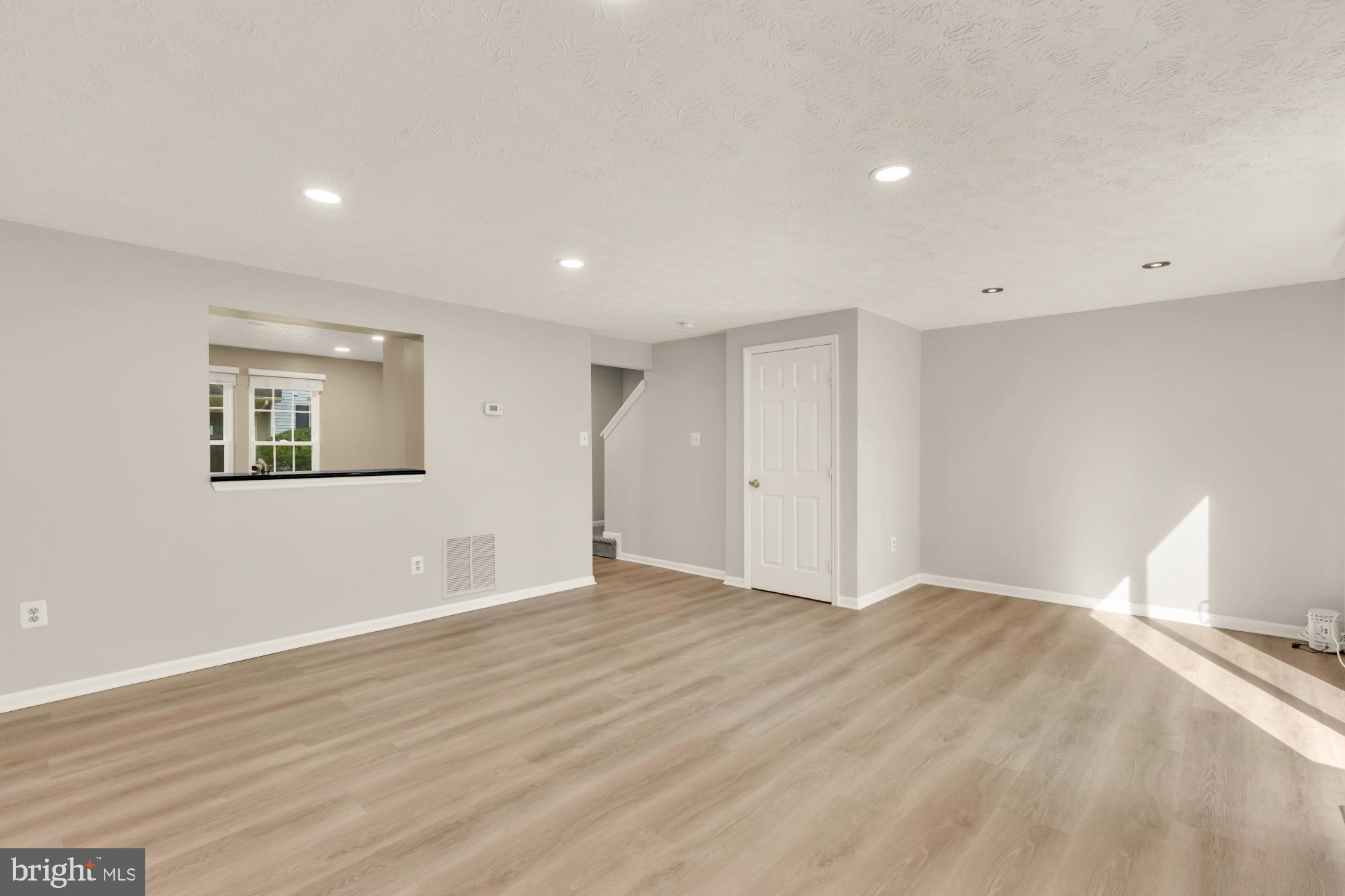 SILVER SPRING CNTRY CLUB - Residential