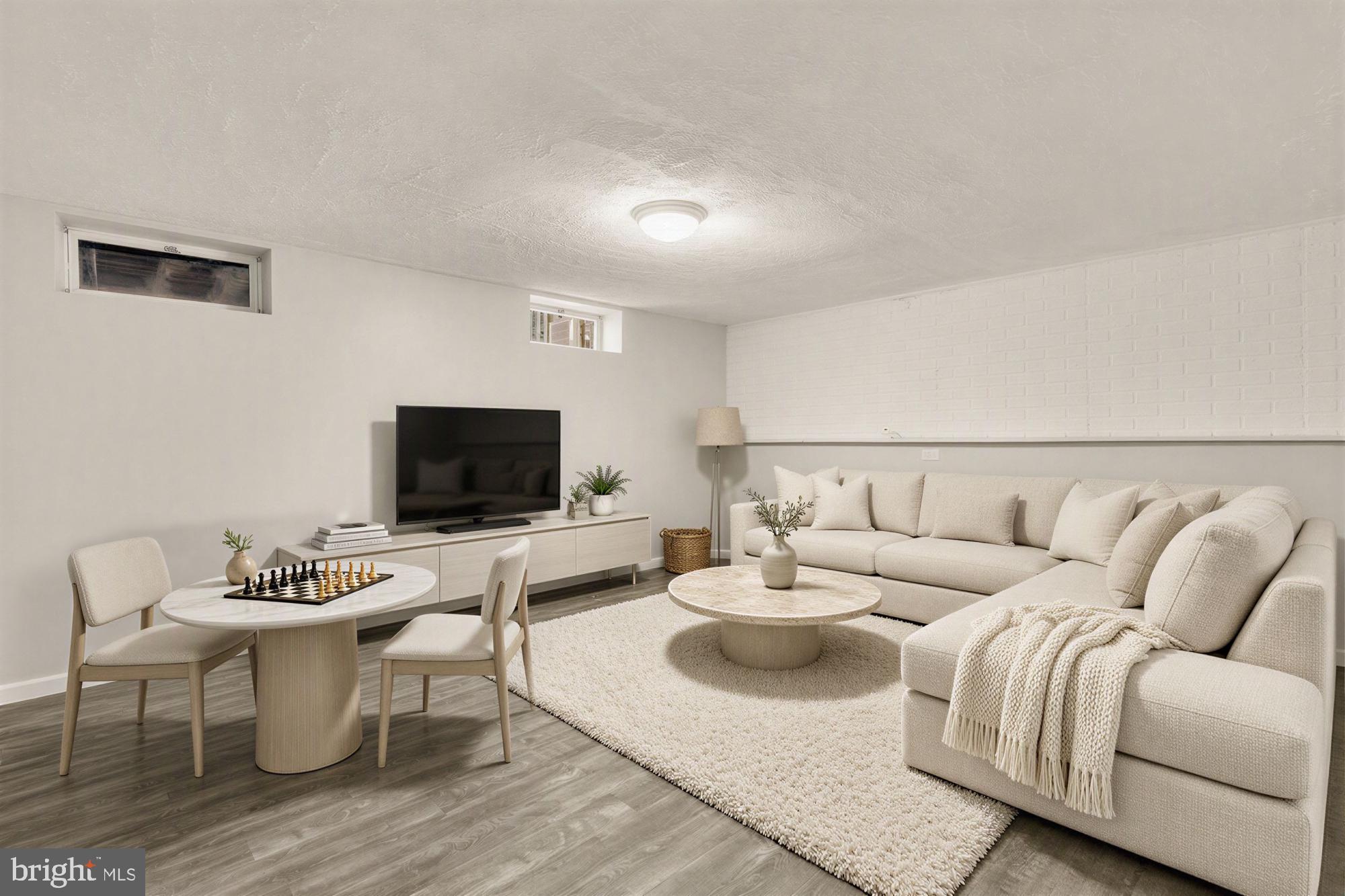 SILVER SPRING CNTRY CLUB - Residential