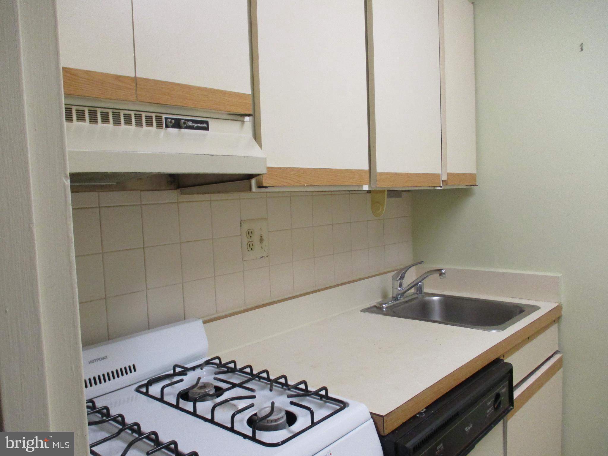 RIVER PLACE - Residential Lease