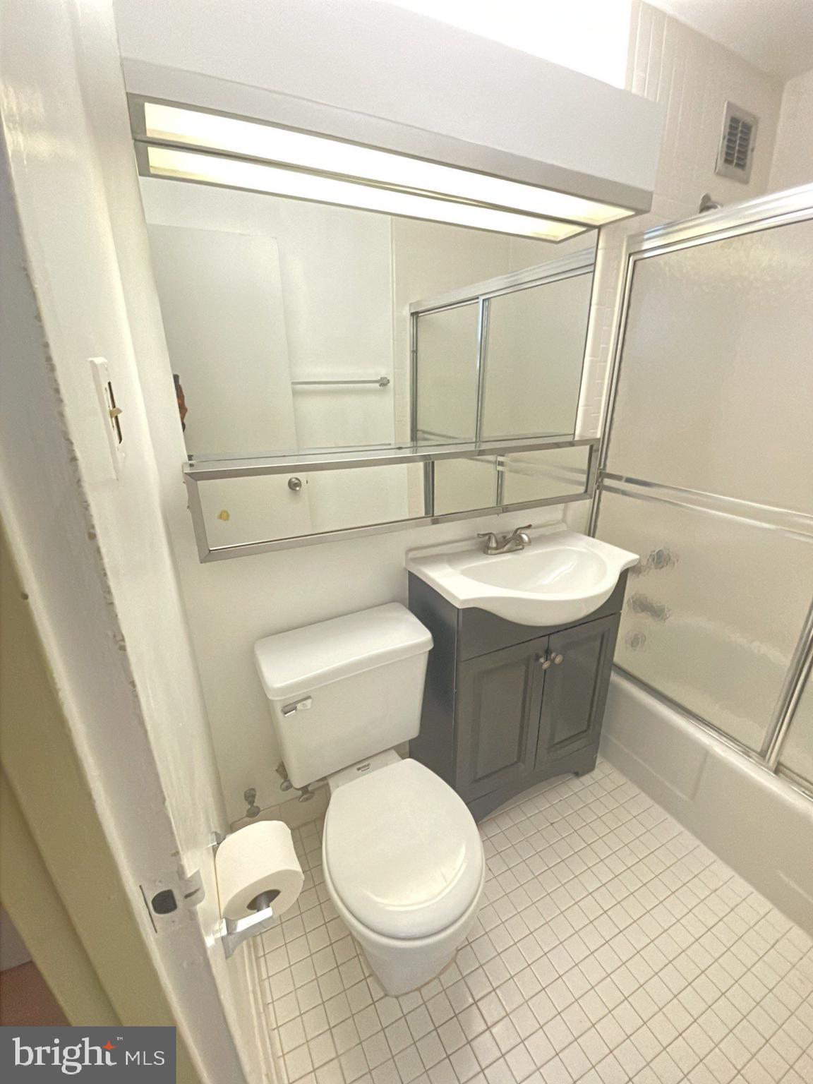RIVER PLACE - Residential Lease