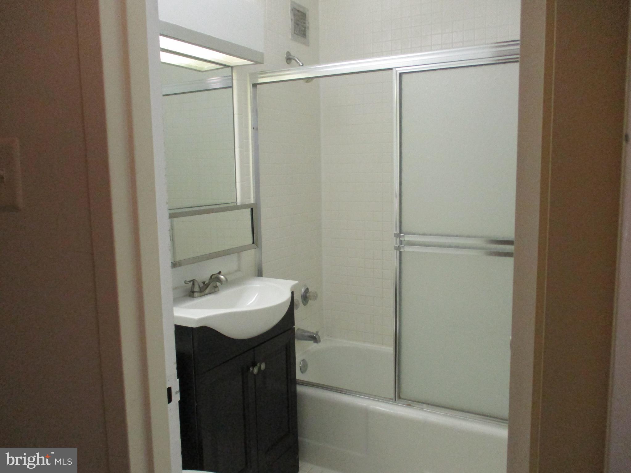 RIVER PLACE - Residential Lease