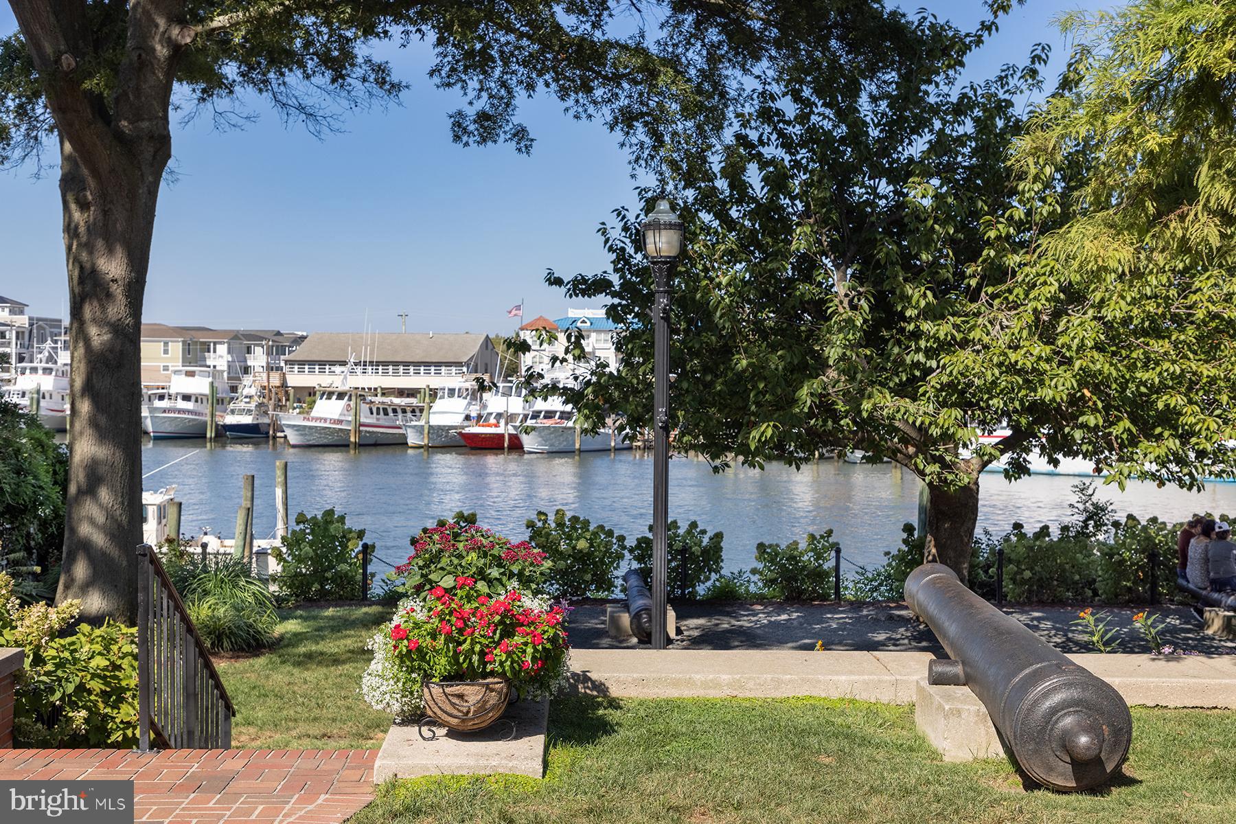 FISHERS COVE - Land
