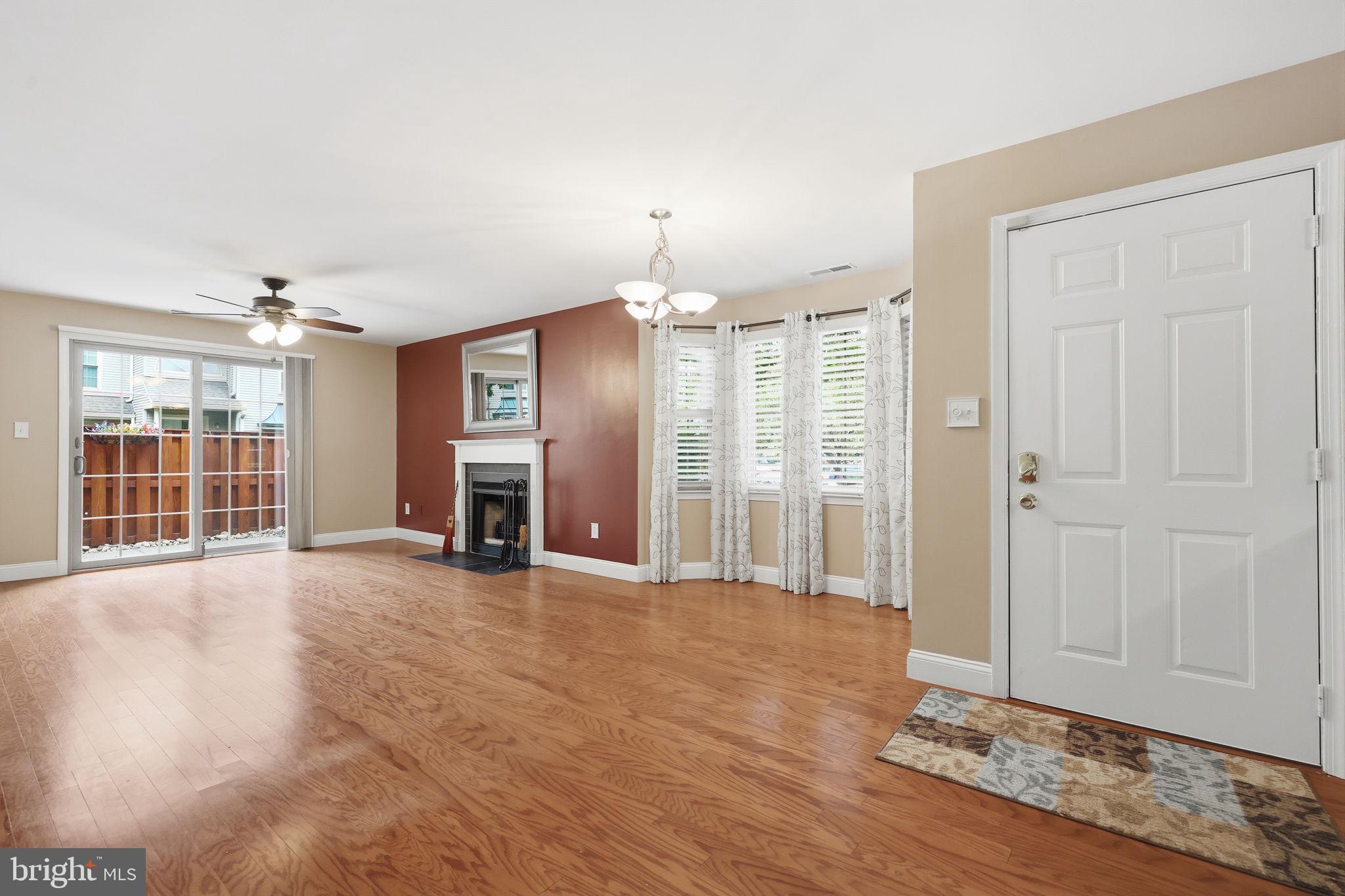 MAKEFIELD GLEN - Residential