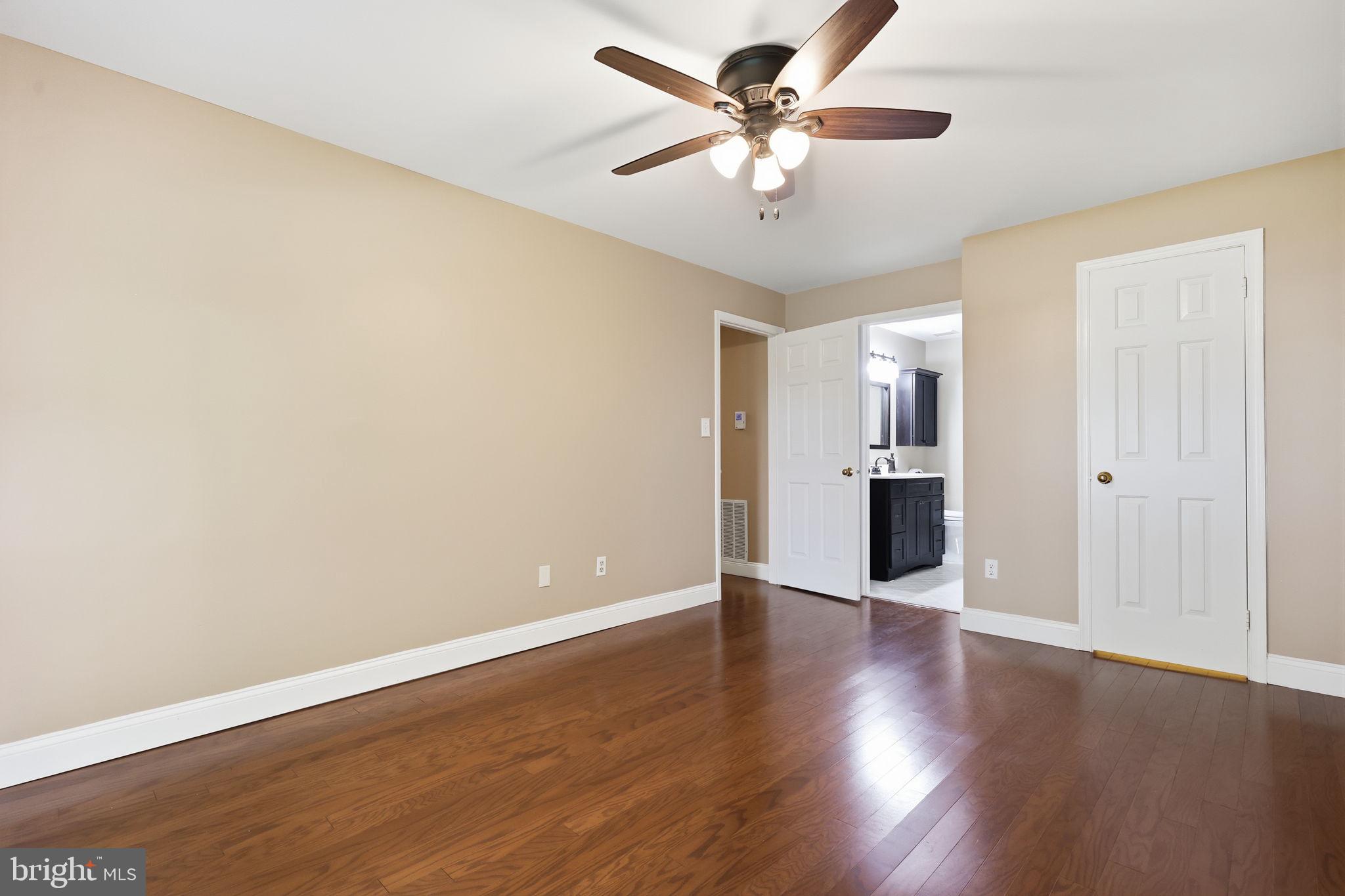 MAKEFIELD GLEN - Residential