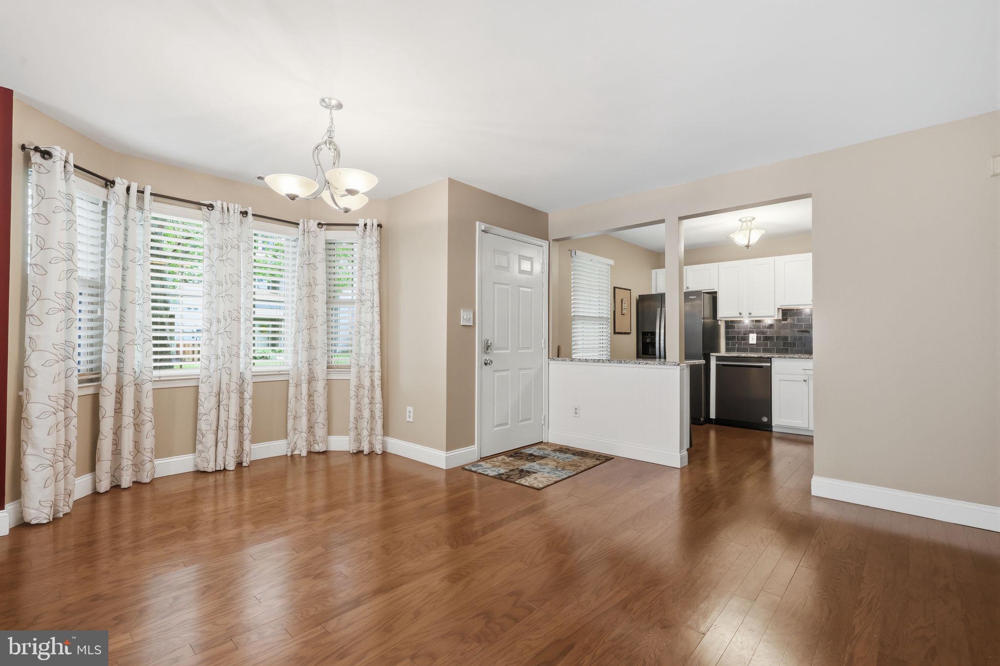 MAKEFIELD GLEN - Residential