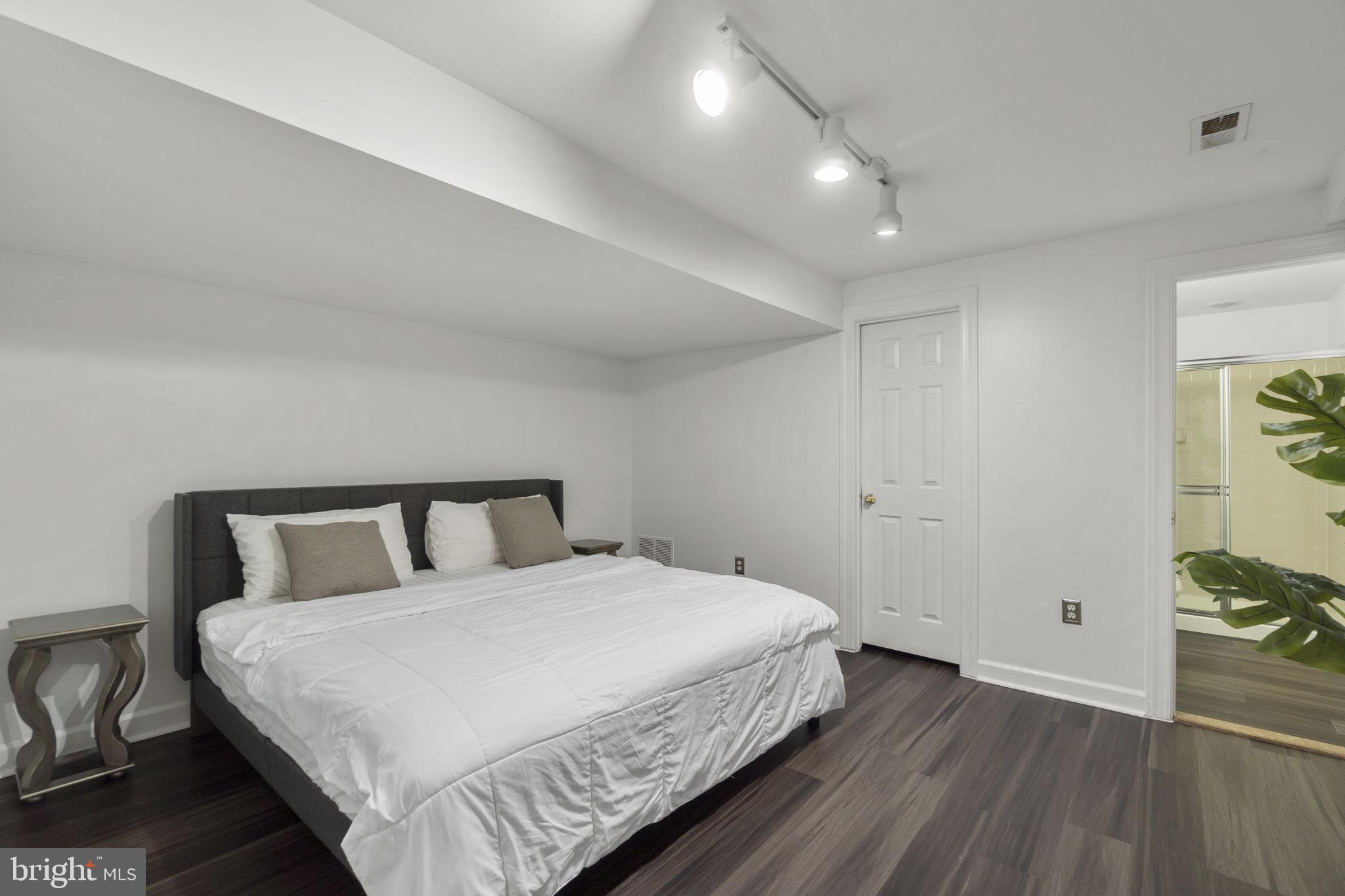 WORTHINGTON PARK - Residential