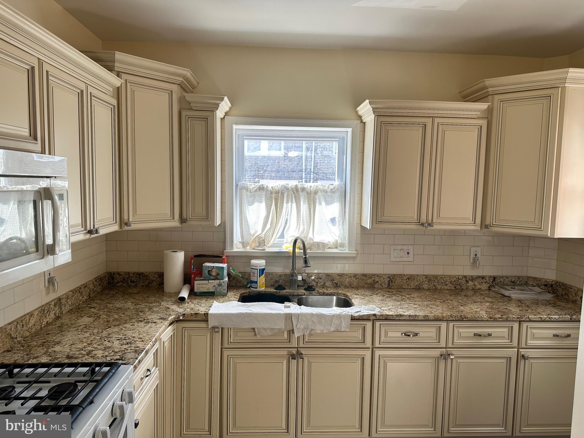 FERN ROCK - Residential