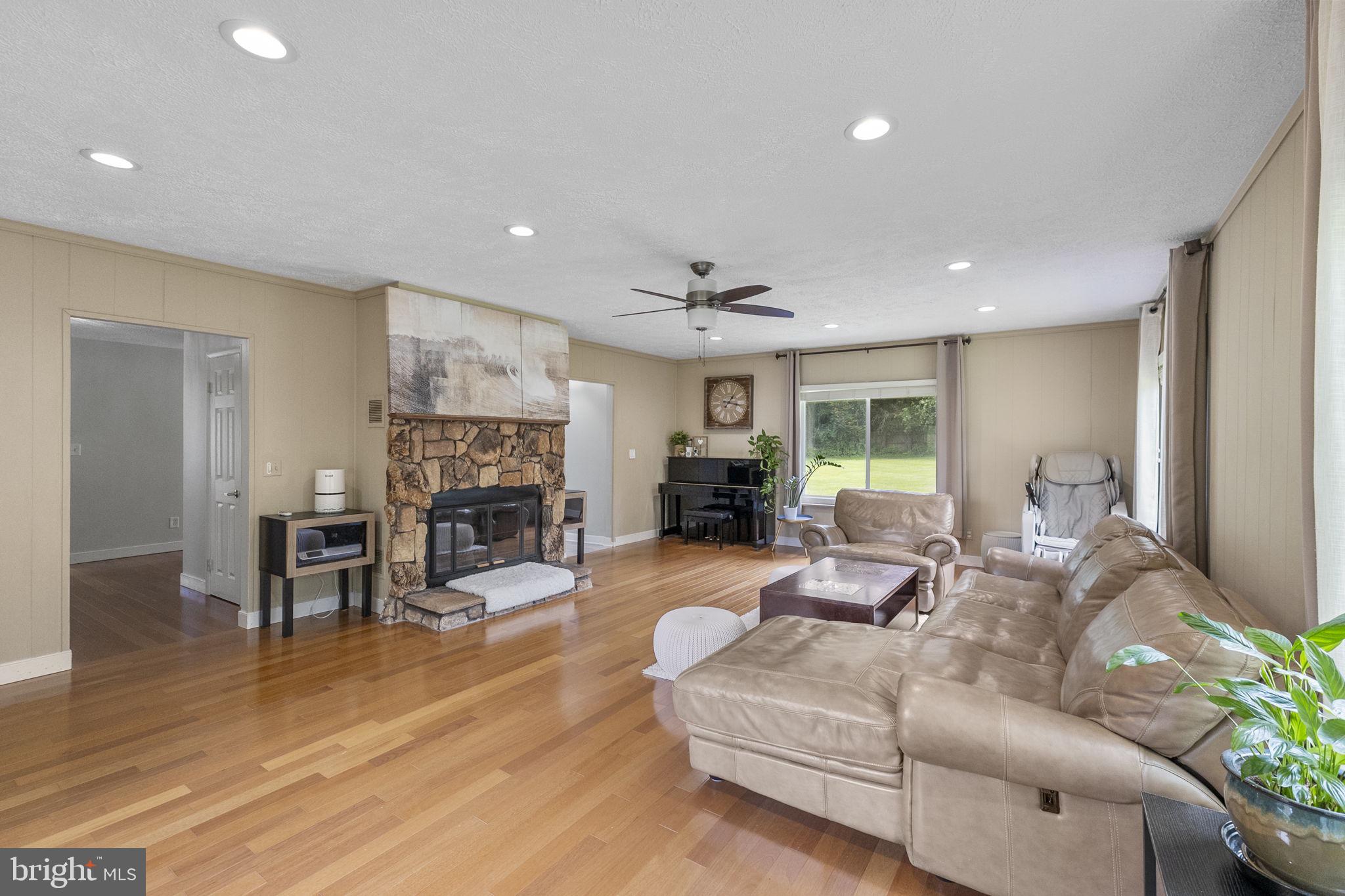 HIGHLAND LAKE - Residential